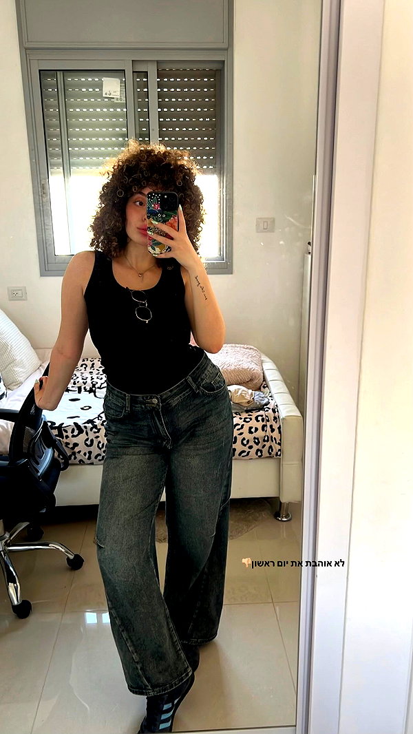 sonia.v._ instagram image archive image