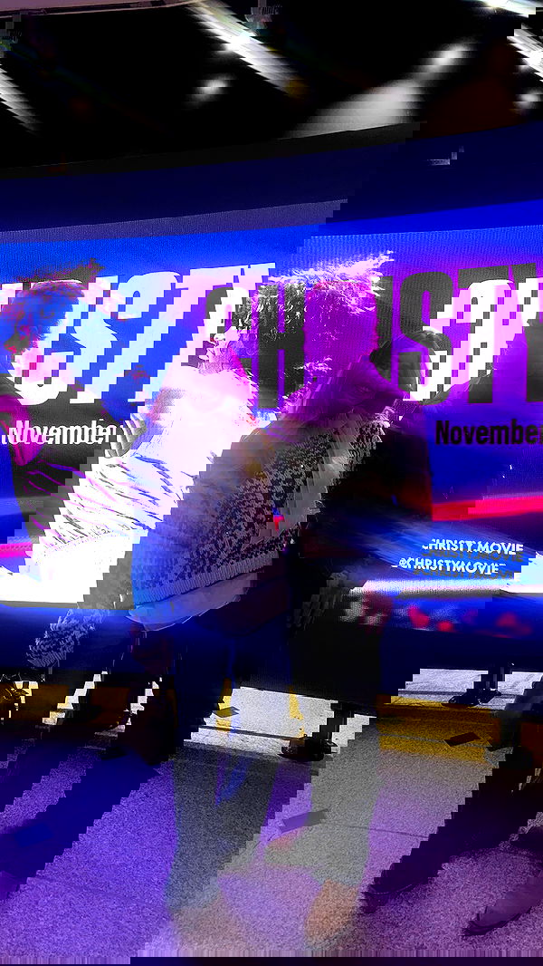 sydney_sweeney image ~ Altpins