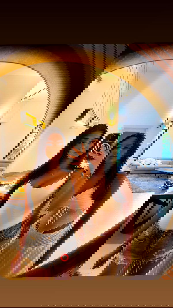 taisiamiron_ taisiamiron_ archive image