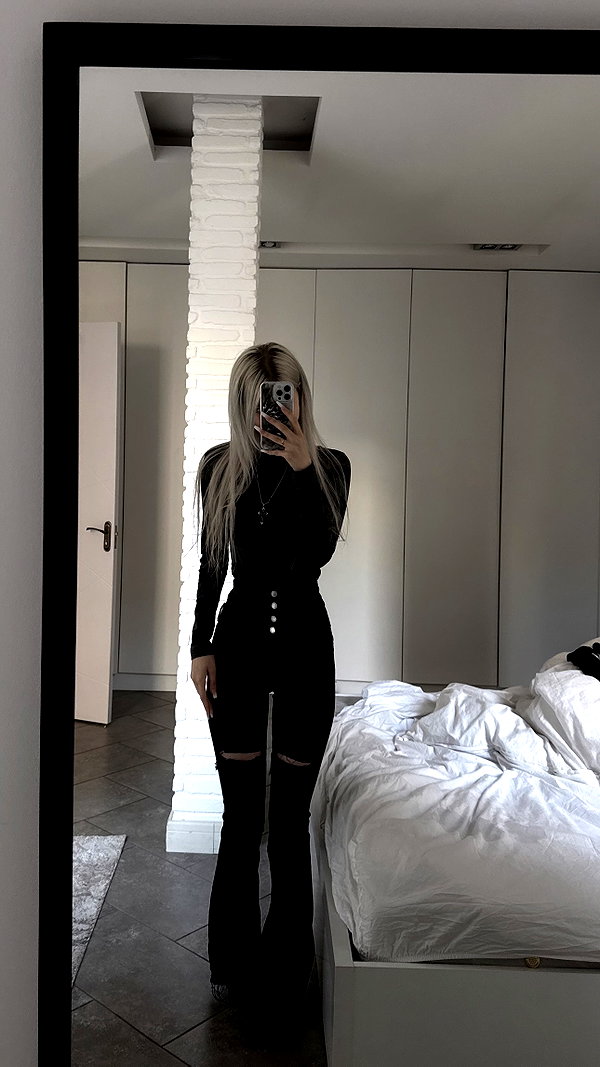 ti_joyy instagram image archive image