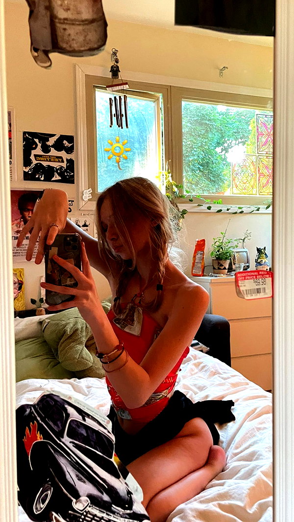 umitsbeee instagram image archive image
