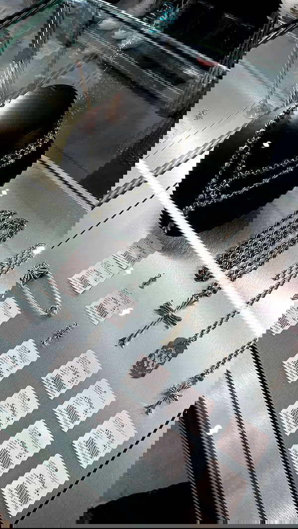 vanessa.julienne image ~ Altpins