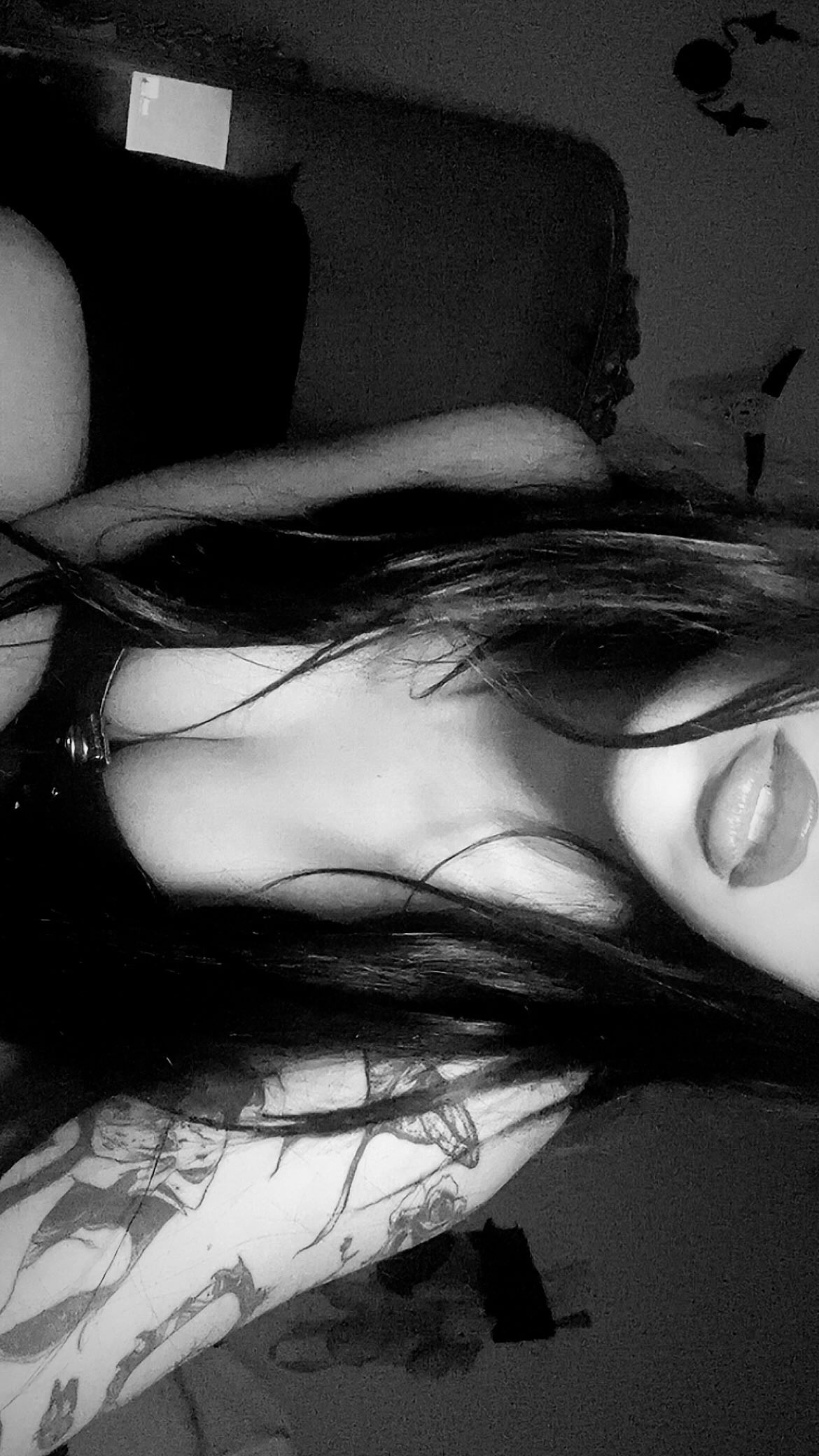 vanessa.julienne instagram image archive image