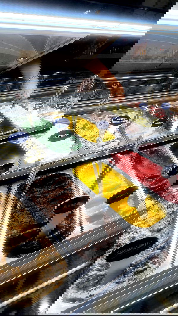 vanessa.julienne image ~ Altpins