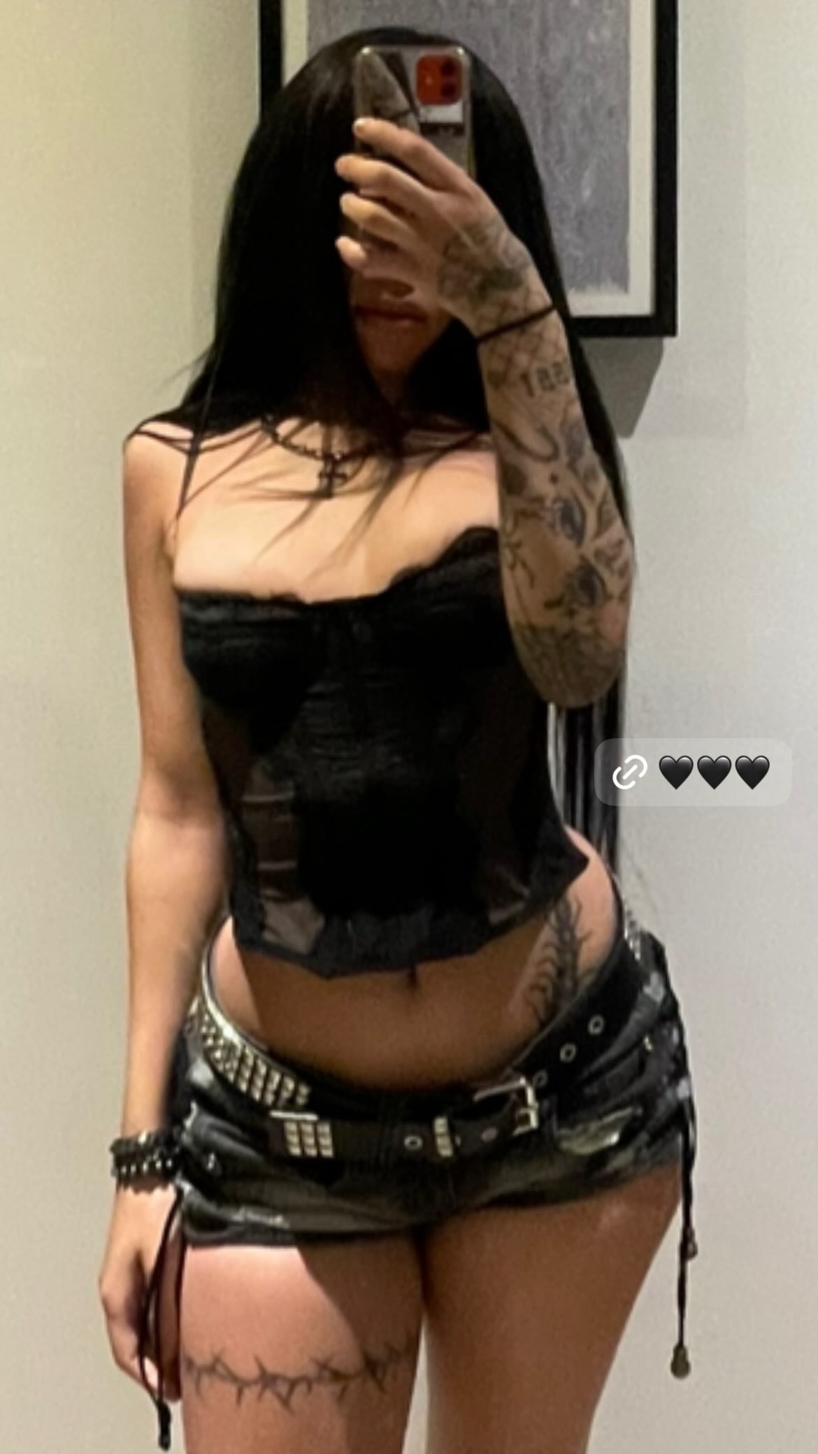 vanessa.julienne instagram image archive image