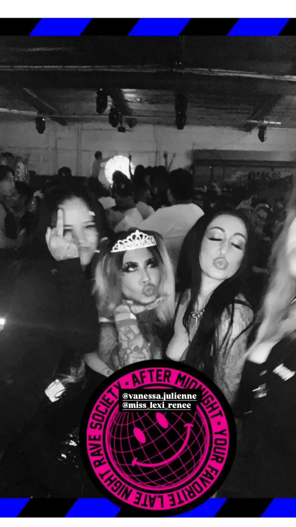 vanessa.julienne instagram image archive image