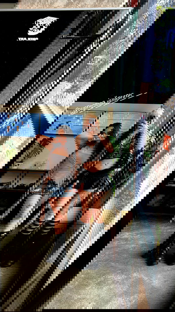 vanessa.julienne image ~ Altpins