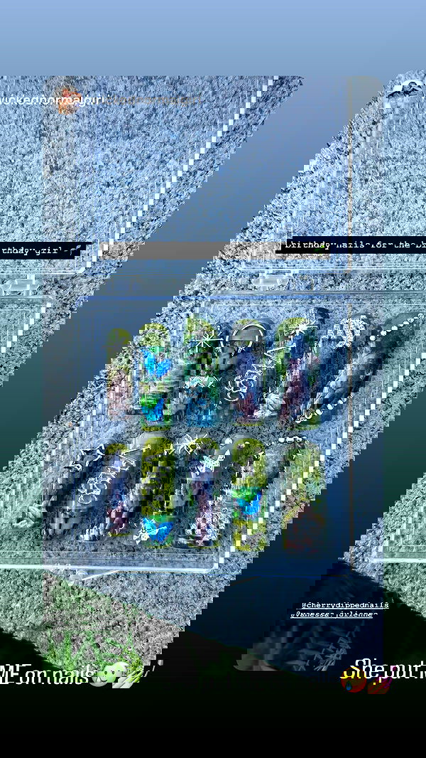 vanessa.julienne image ~ Altpins