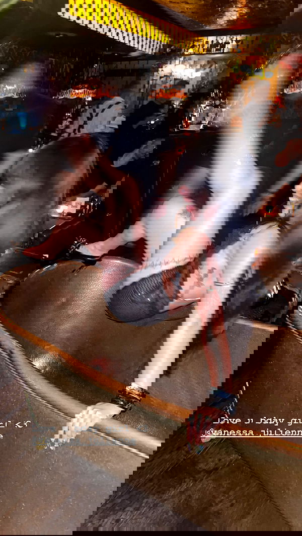 vanessa.julienne image ~ Altpins