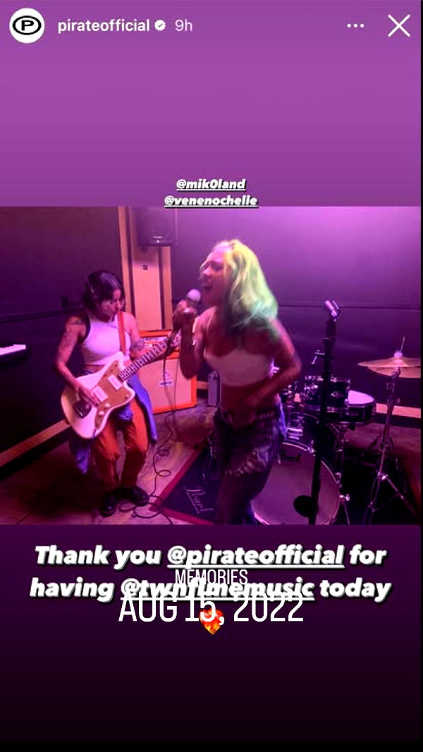 venenochelle instagram image archive image