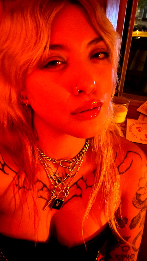 venenochelle instagram image archive image