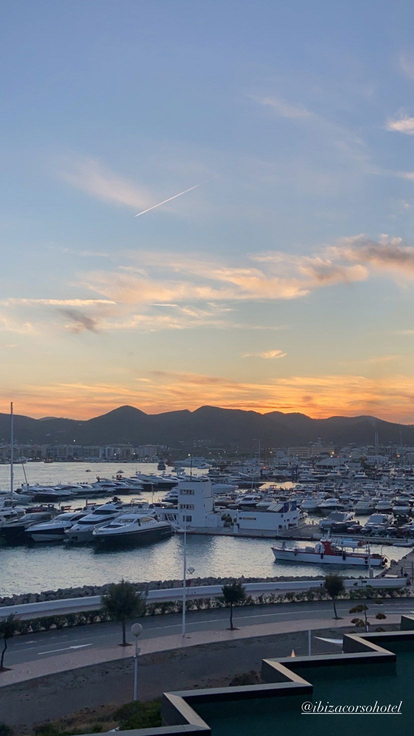 victoriaturnerr instagram image archive image