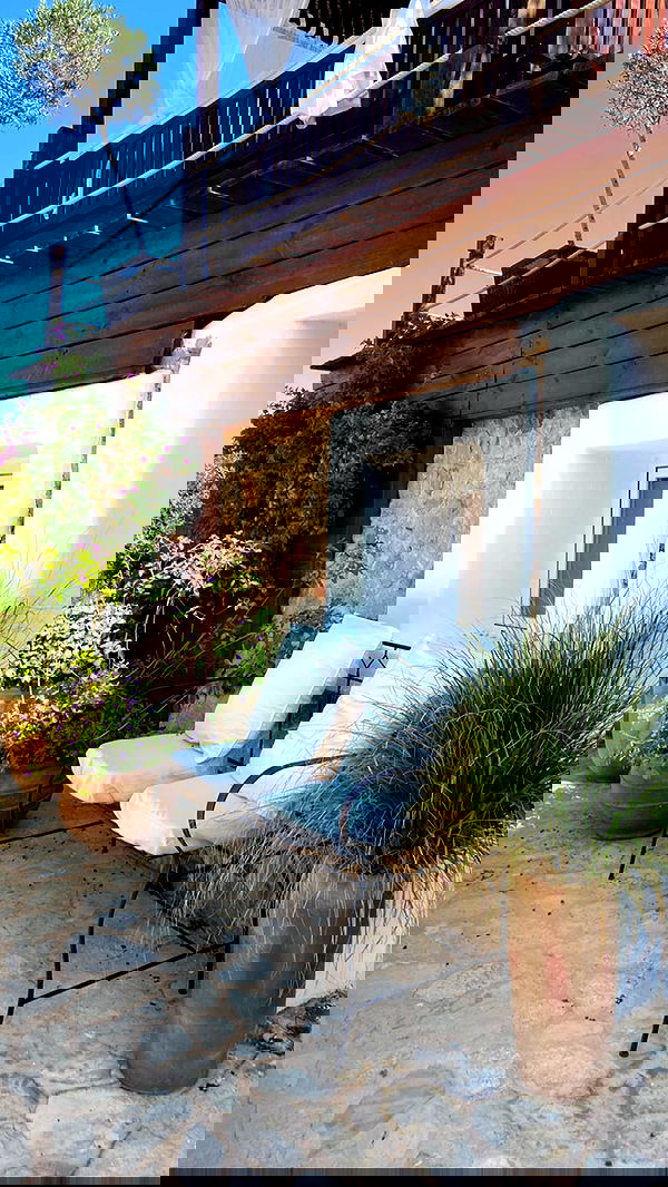 victoriaturnerr image ~ Altpins