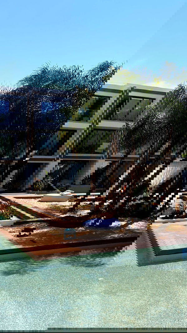 victoriaturnerr image ~ Altpins