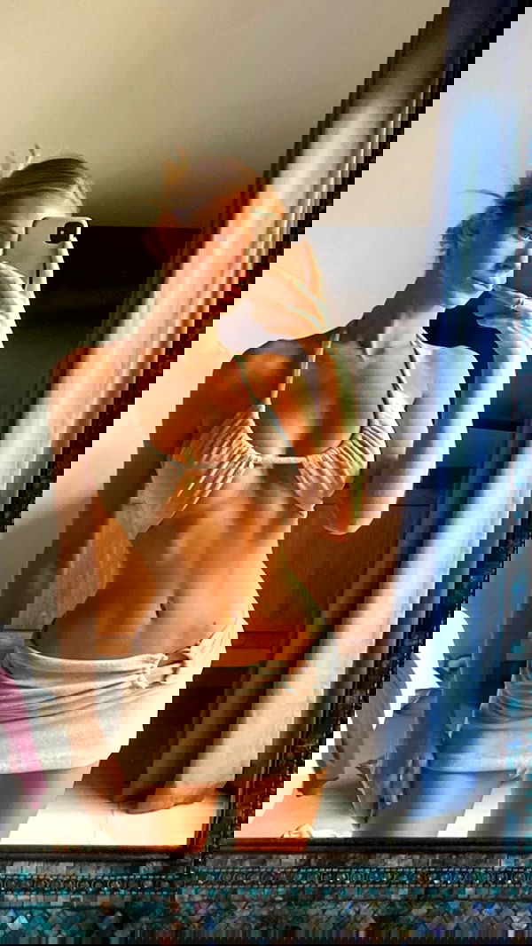 victoriaturnerr image ~ Altpins