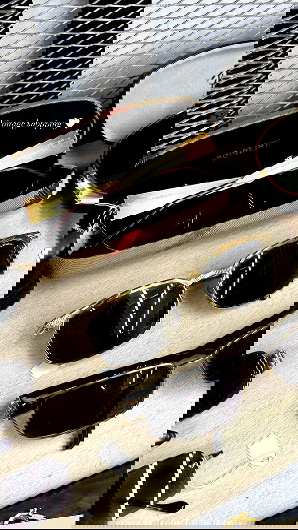 victoriaturnerr image ~ Altpins