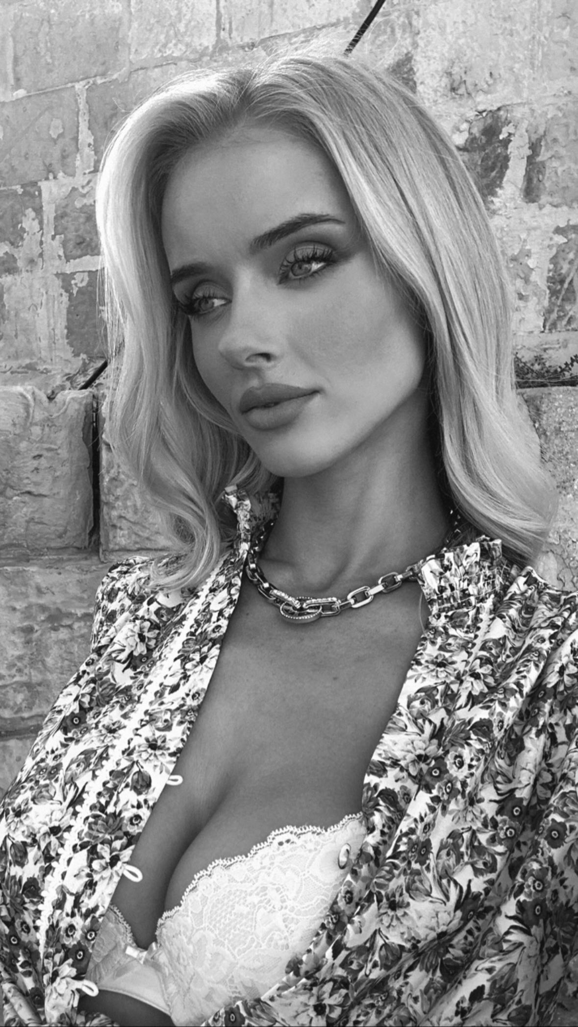 victoriaturnerr instagram image archive image