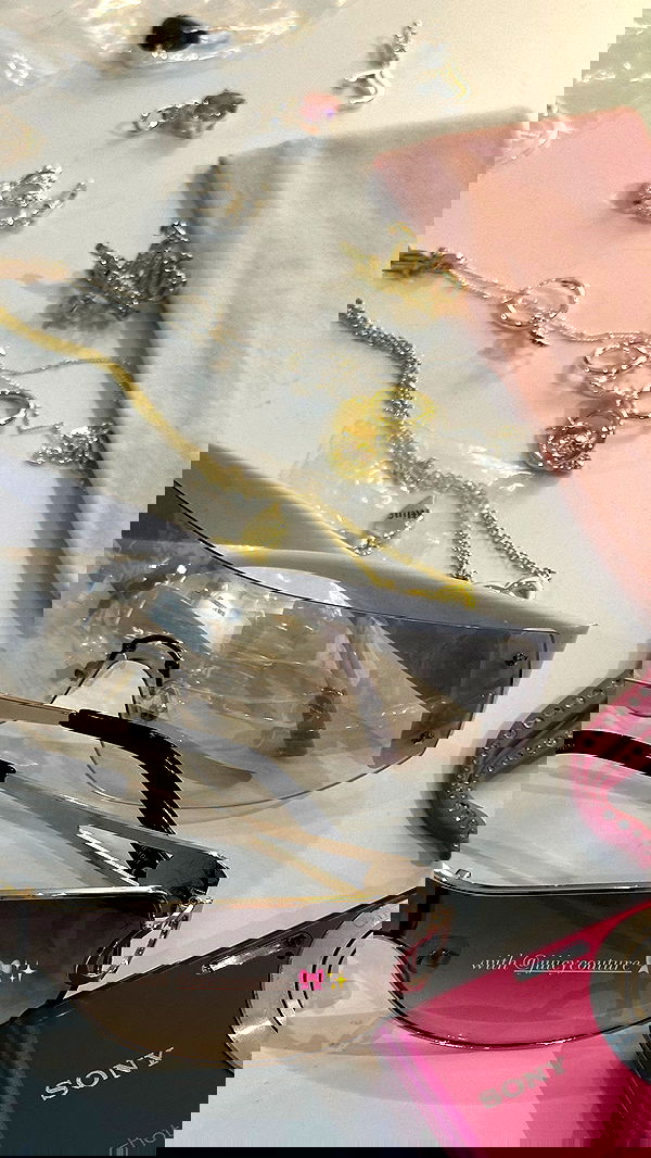 victoriaturnerr image ~ Altpins