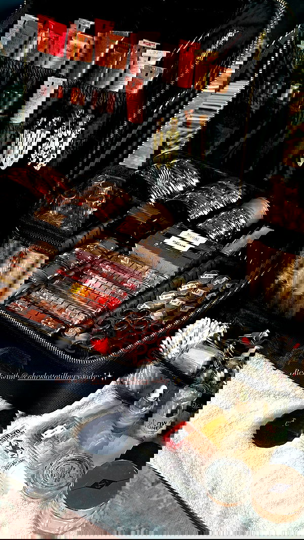 victoriaturnerr image ~ Altpins