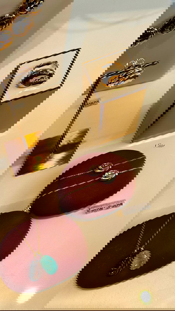 victoriaturnerr image ~ Altpins