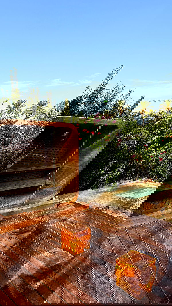 victoriaturnerr image ~ Altpins