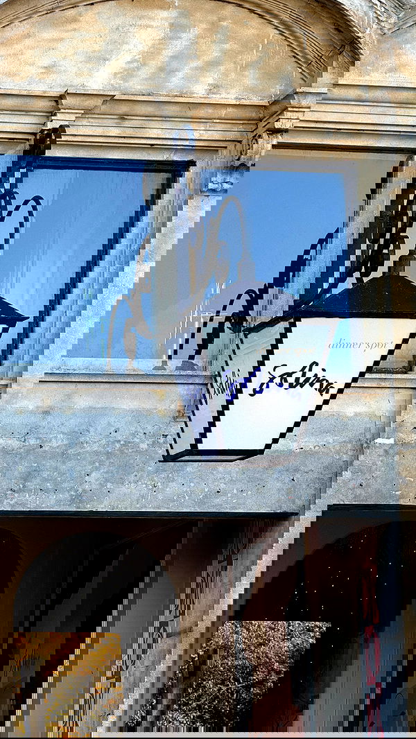 victoriaturnerr image ~ Altpins