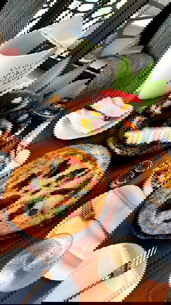 viki_dominev viki_dominev archive image