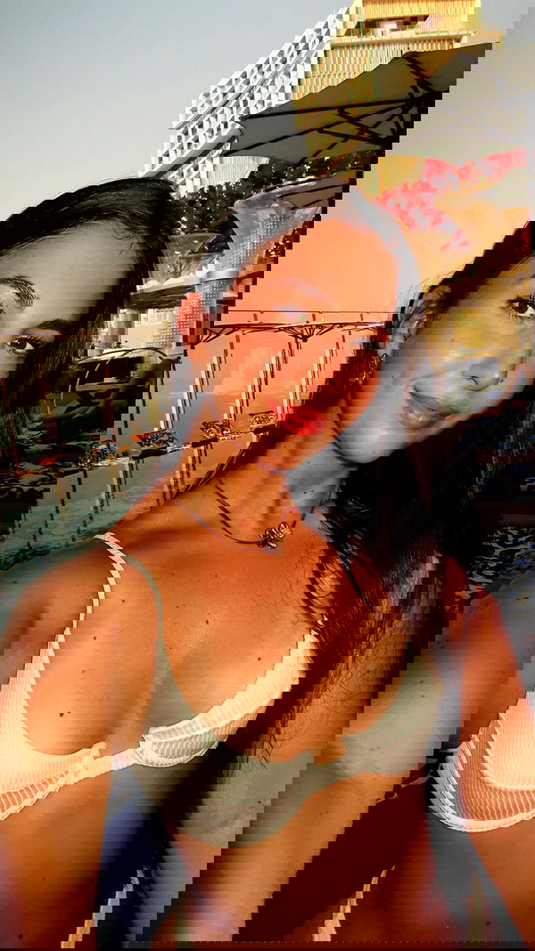 viki_dominev viki_dominev archive image