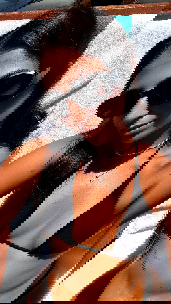 viki_dominev viki_dominev archive image