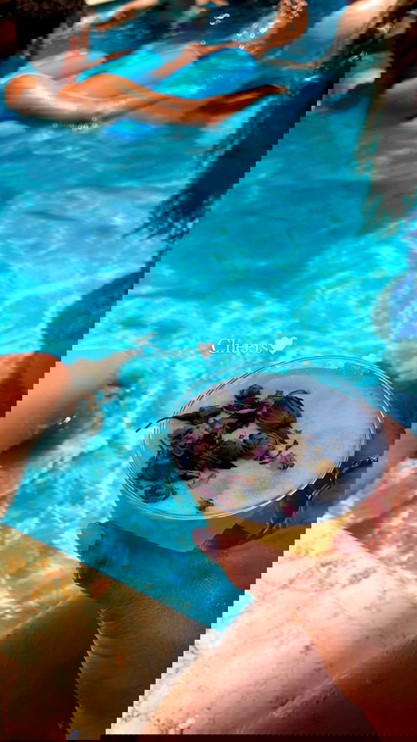 viki_dominev viki_dominev archive image