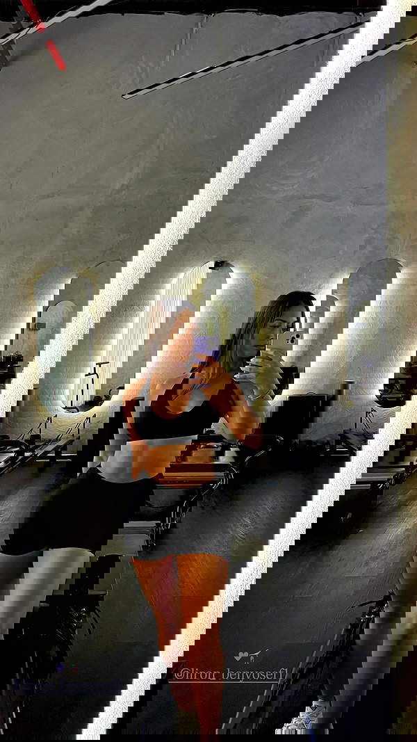 viki_dominev viki_dominev archive image