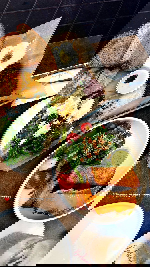 viki_dominev viki_dominev archive image