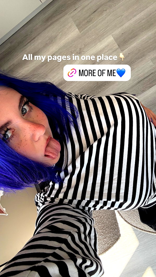 vixpolly.live instagram image archive image