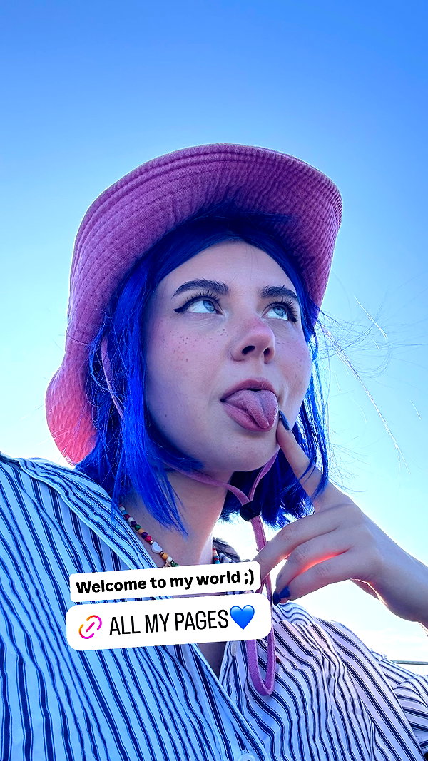 vixpolly.live instagram image archive image