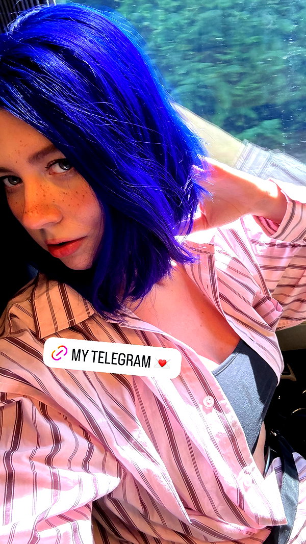 vixpolly.live instagram image archive image