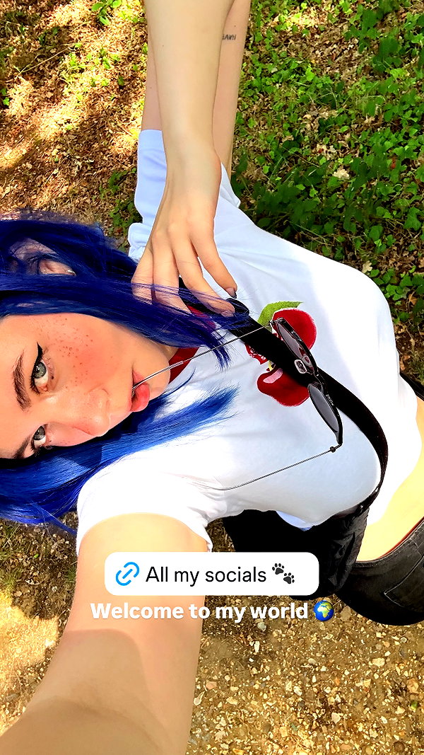 vixpolly.live instagram image archive image