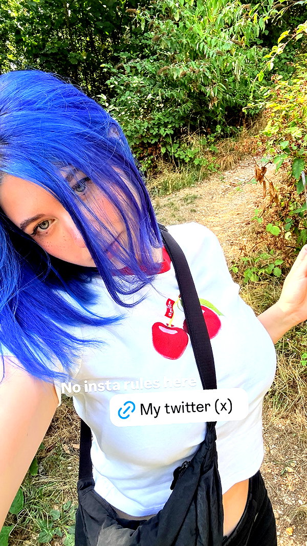 vixpolly.live instagram image archive image