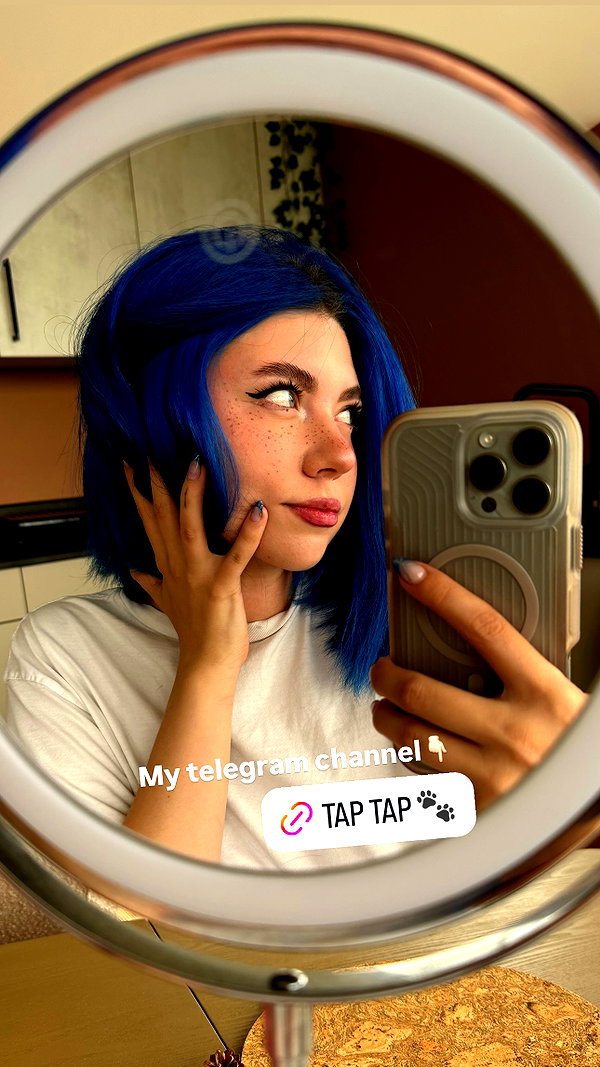 vixpolly.live instagram image archive image