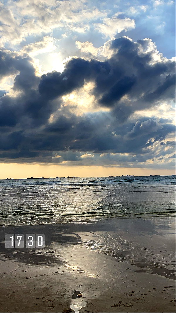 x.angelzk instagram image archive image