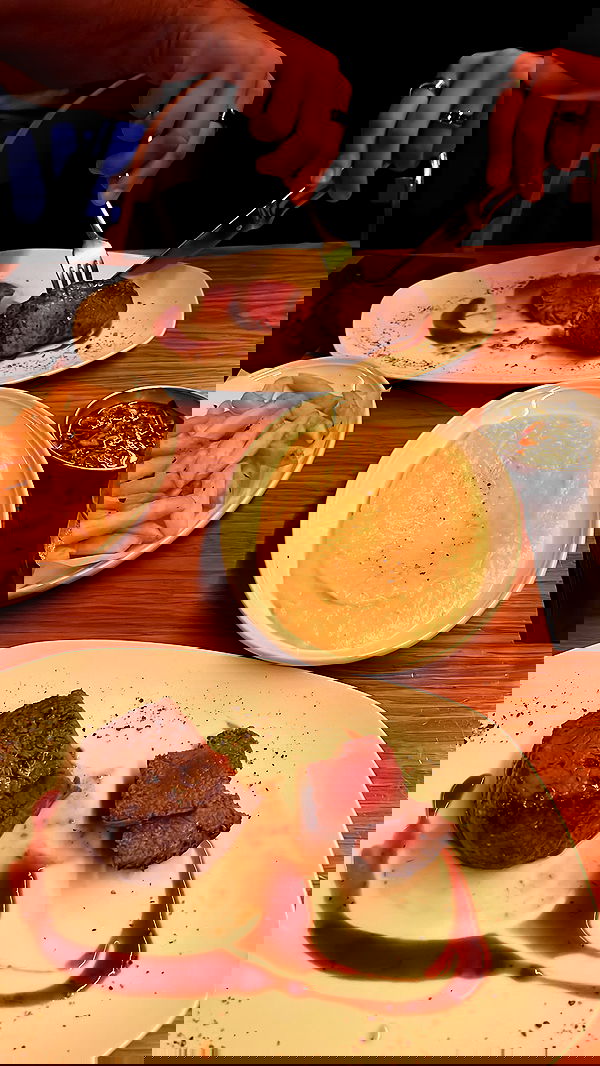 yaelxyazdi yaelxyazdi archive image