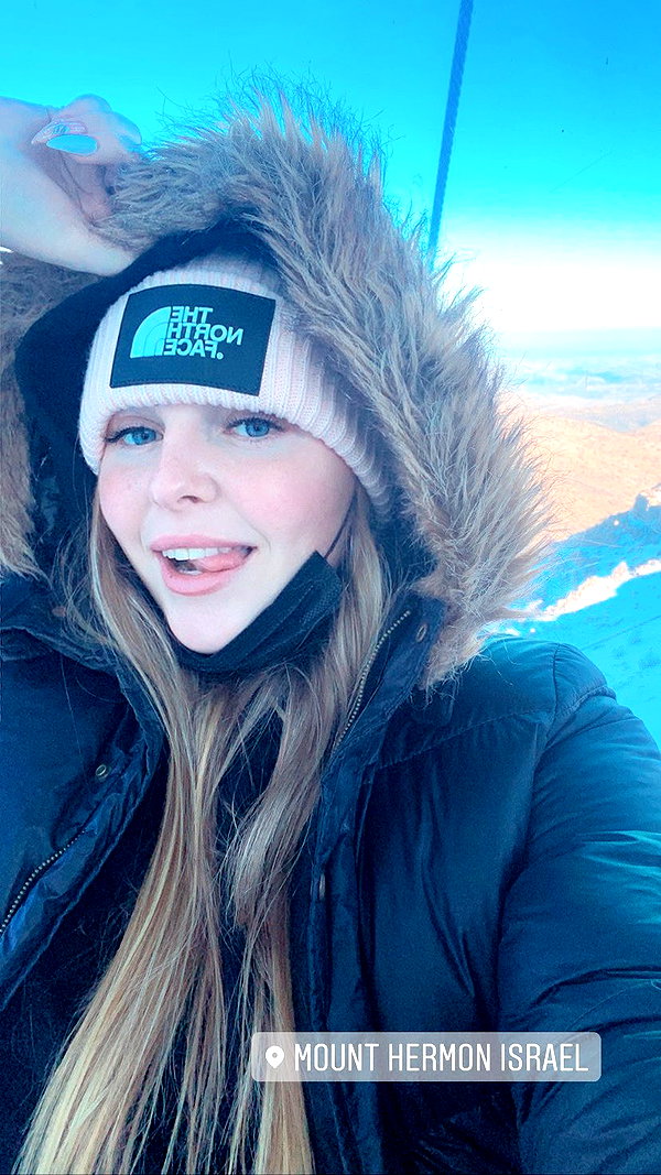 yana_esa instagram image archive image