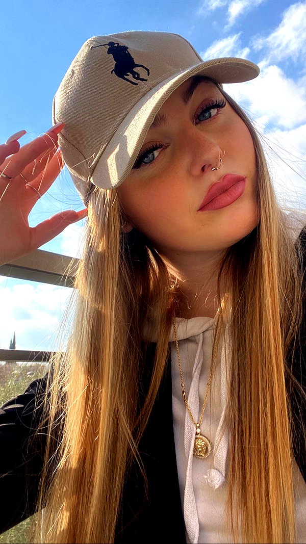 yana_esa instagram image archive image