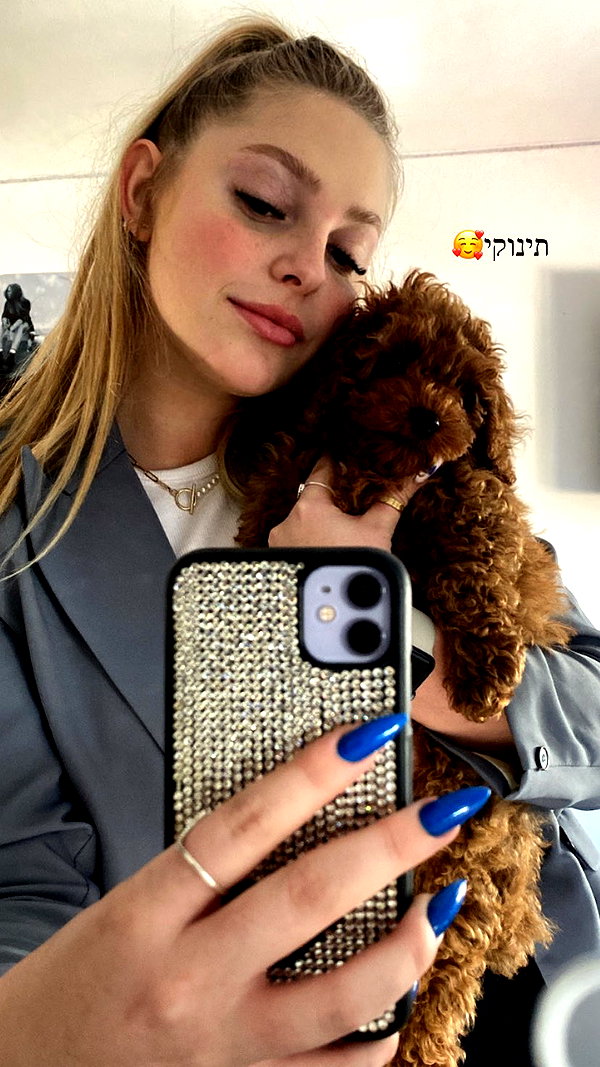 yana_esa instagram image archive image
