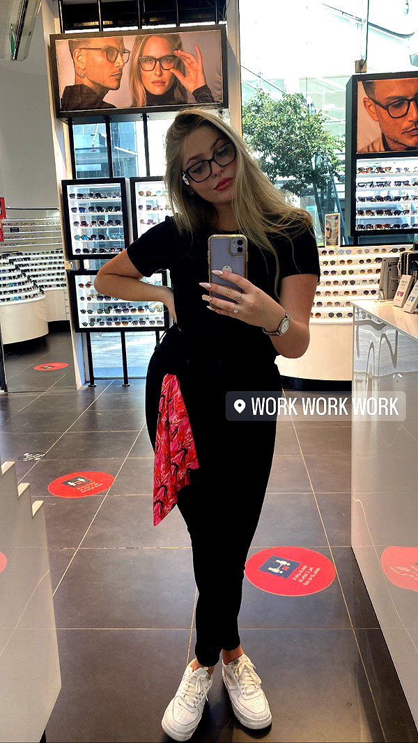 yana_esa instagram image archive image