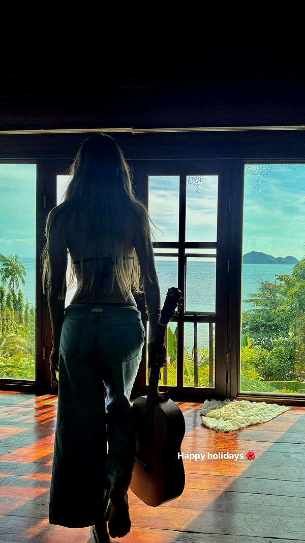 yumisback17 instagram image archive image
