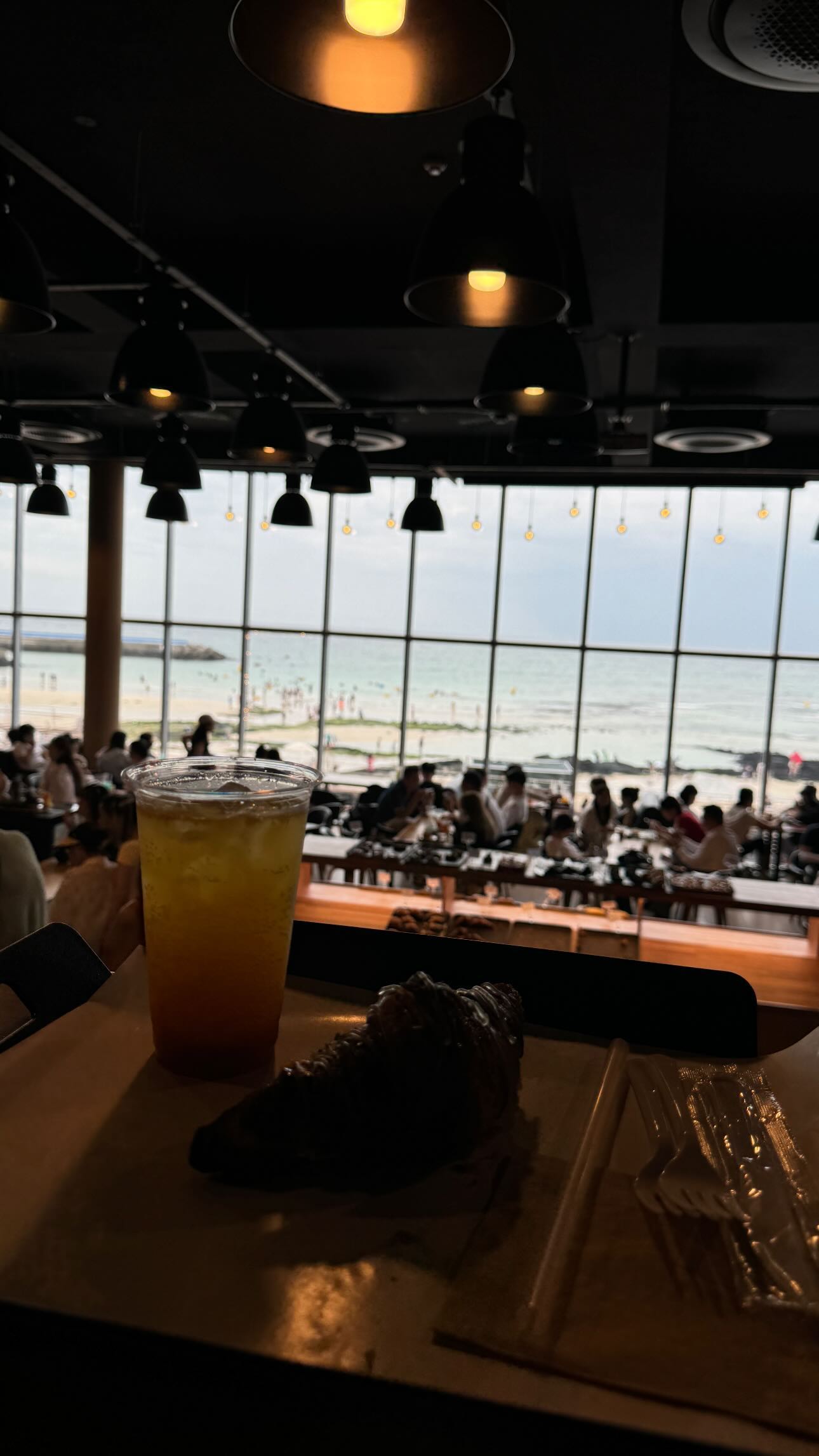 ywwyiiing instagram image archive image