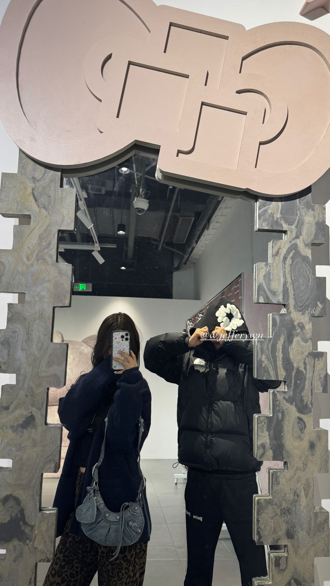 ywwyiiing instagram image archive image