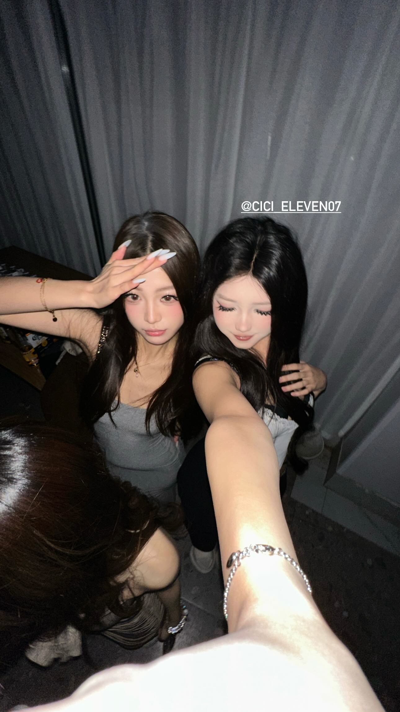 ywwyiiing instagram image archive image