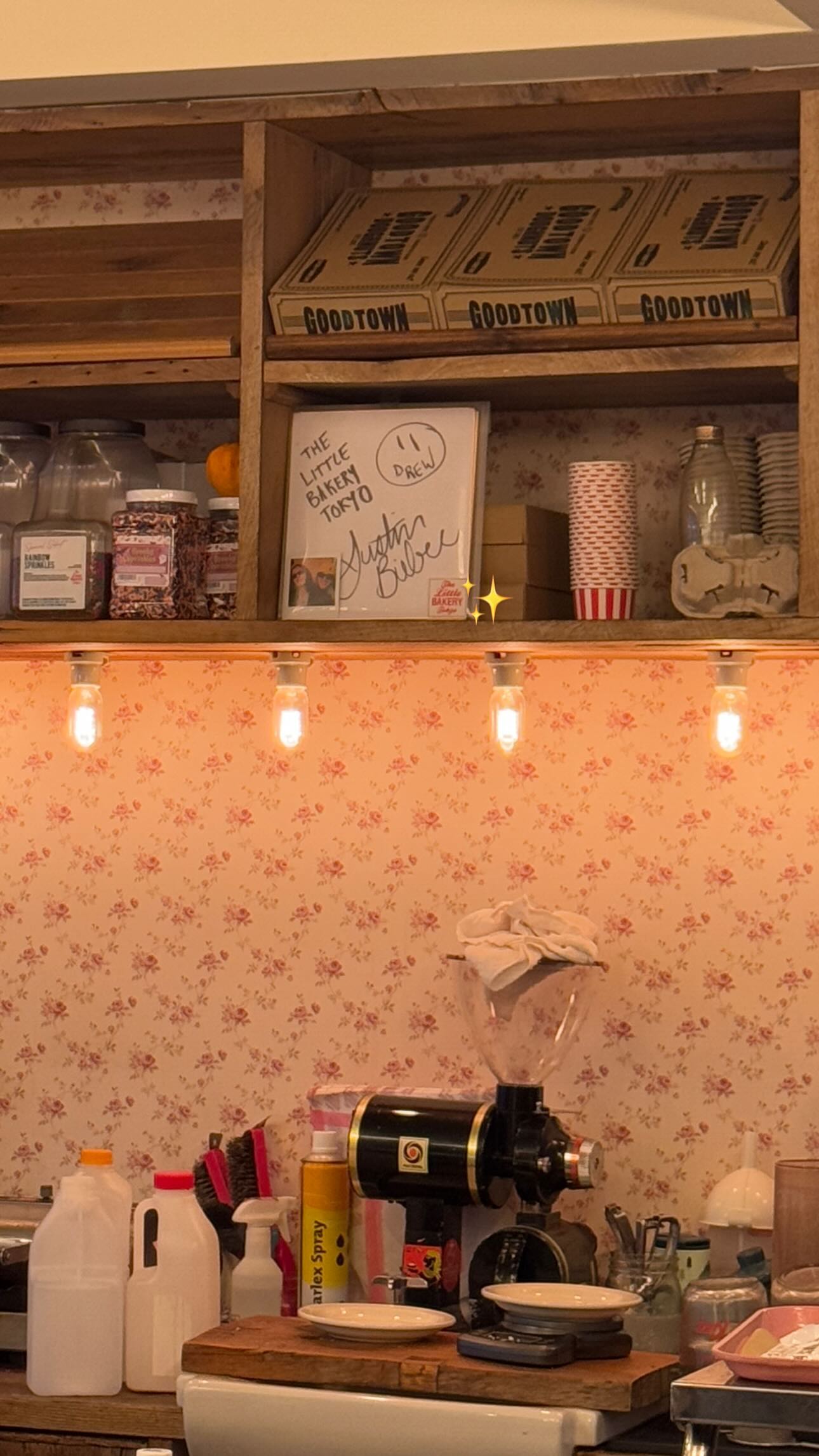 ywwyiiing instagram image archive image