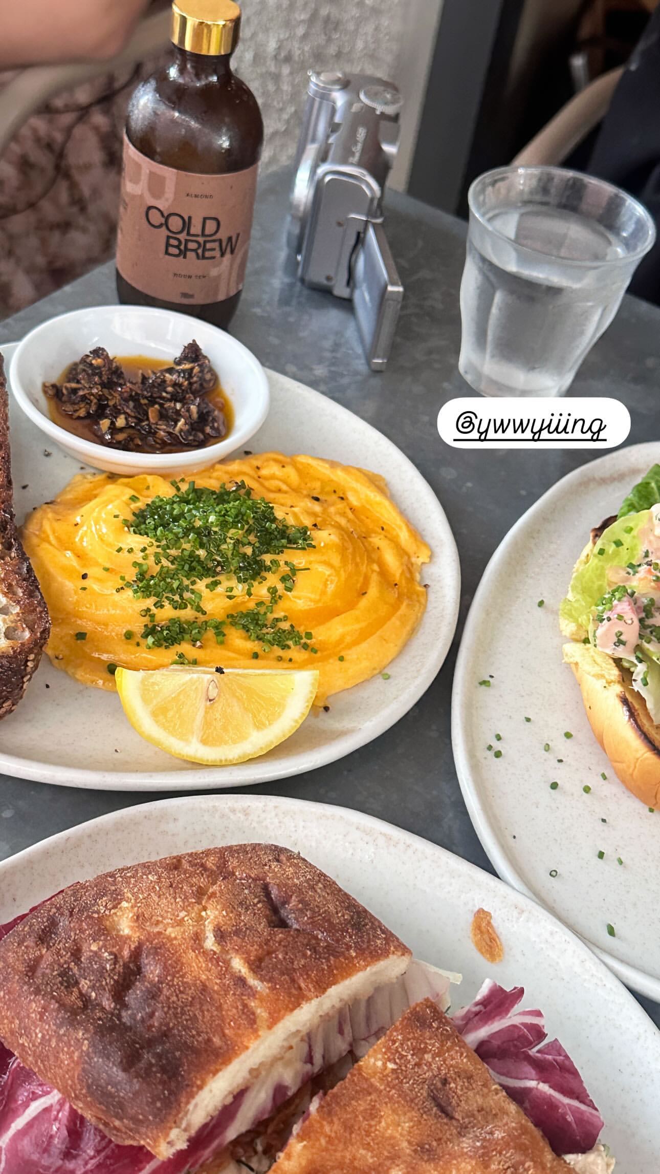 ywwyiiing instagram image archive image